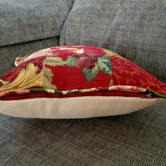 Napa Valley Accent Pillow, NWT - Picture 2 of 3